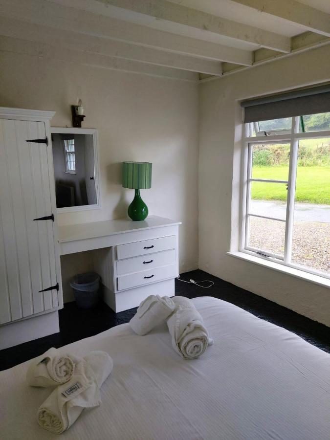Corofin Lake Cottages Exteriör bild