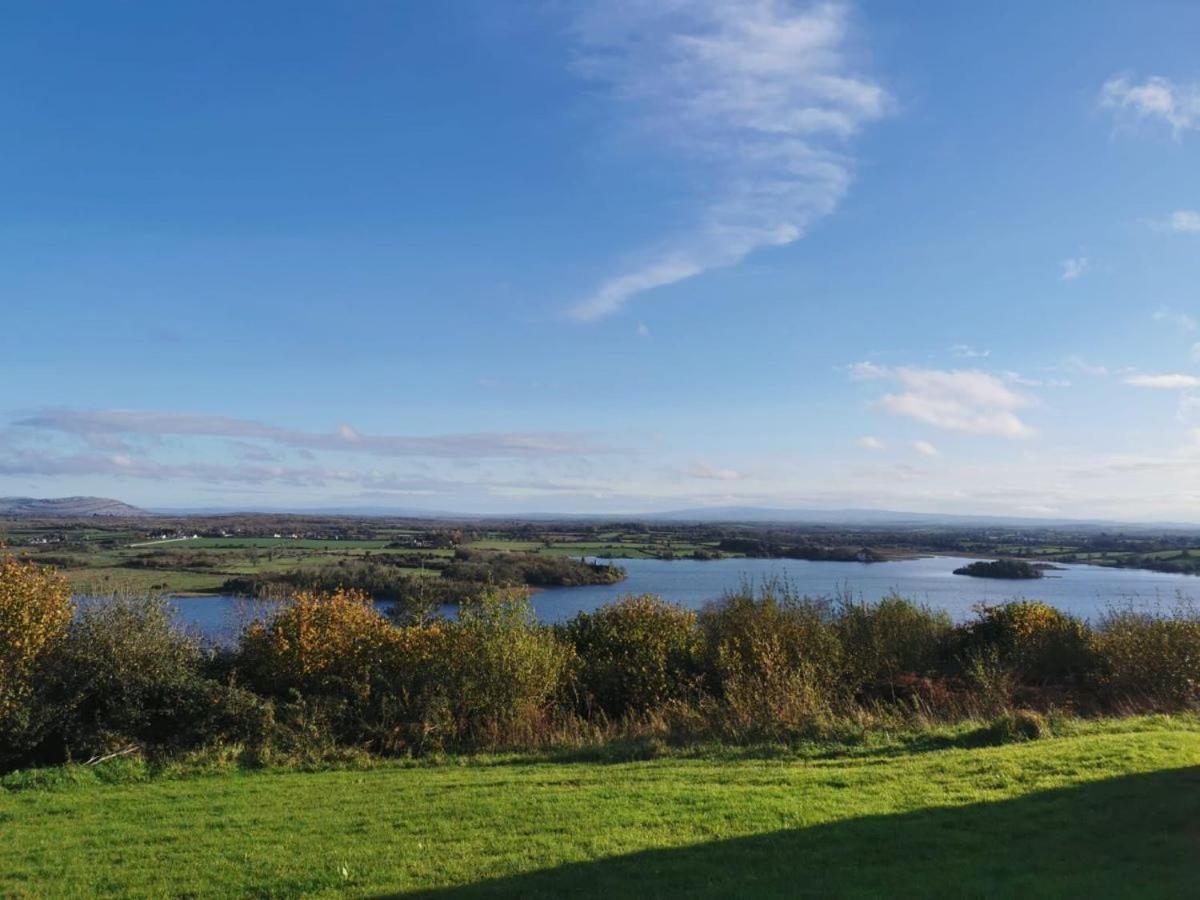 Corofin Lake Cottages Exteriör bild