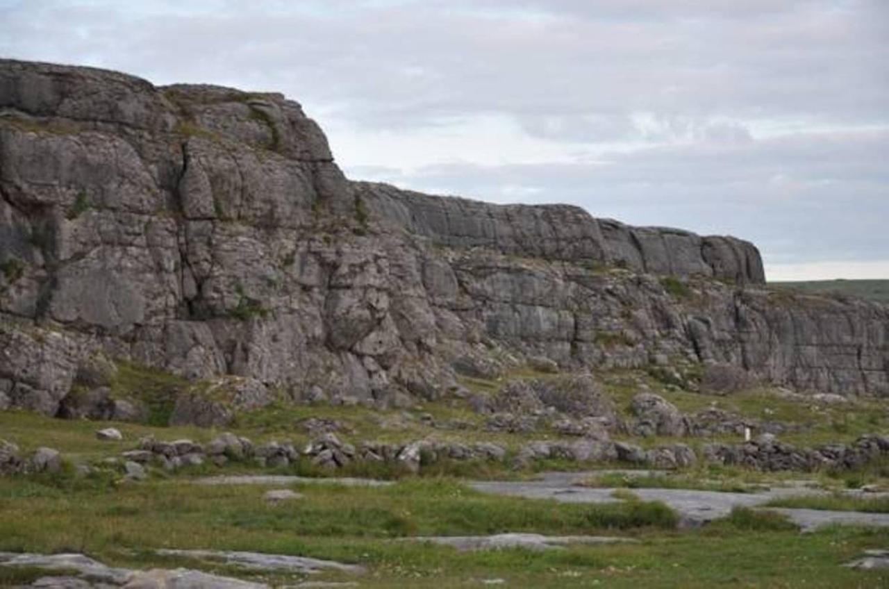 Corofin Lake Cottages Exteriör bild