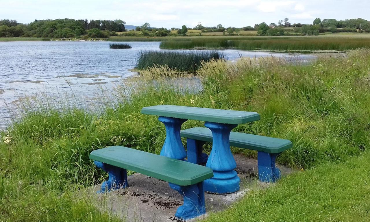 Corofin Lake Cottages Exteriör bild